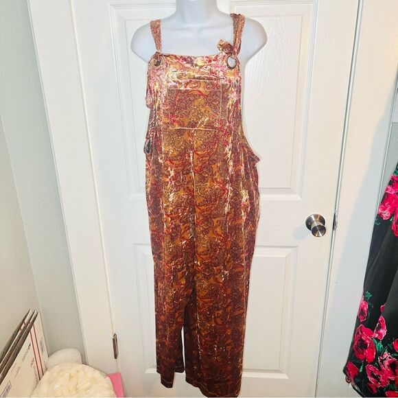 Modcloth Jazzy Jewel Overalls Paisley Crushed Velvet Jumpsuit Gold Red XL NWT - Picture 5 of 12
